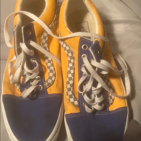 Vans - Picture 1 of 1